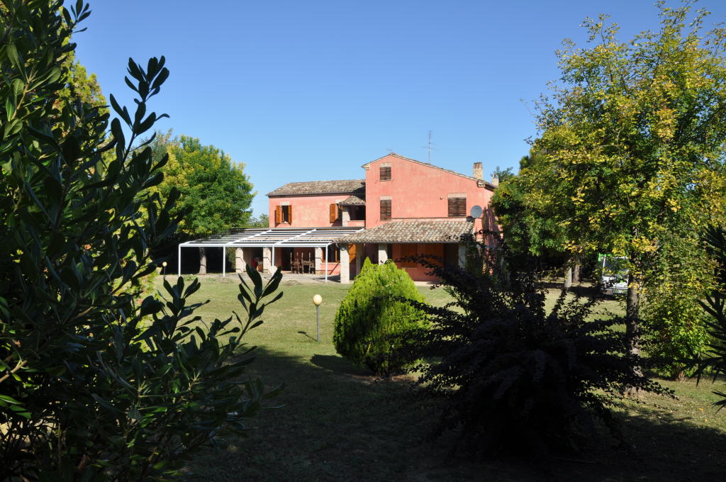 Rustico / Casale in vendita a Montegiorgio, 15 locali, zona Località: Collina, prezzo € 420.000 | PortaleAgenzieImmobiliari.it