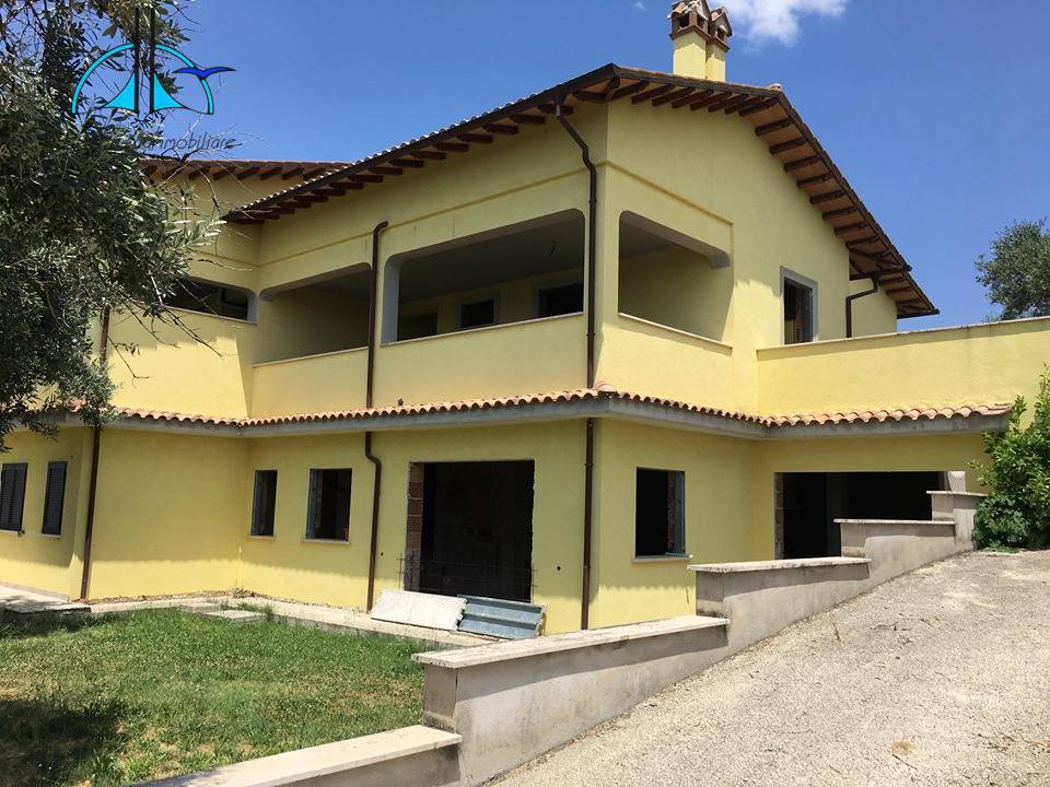 Villa in vendita a Fara in Sabina - Zona: Coltodino