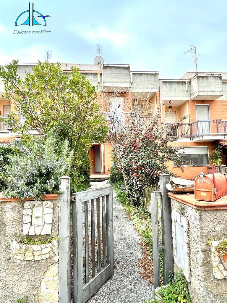 Villa a Schiera in vendita a Nerola, 7 locali, prezzo € 164.000 | CambioCasa.it