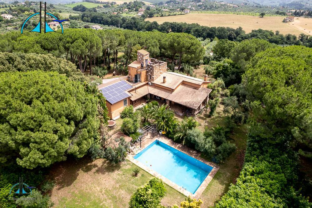 Villa in vendita a Fara in Sabina, 15 locali, prezzo € 1.300.000 | PortaleAgenzieImmobiliari.it