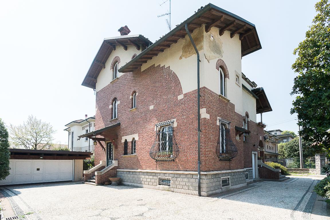 Villa in vendita a Cesano Maderno, 6 locali, zona Località: Centro, prezzo € 1.300.000 | PortaleAgenzieImmobiliari.it