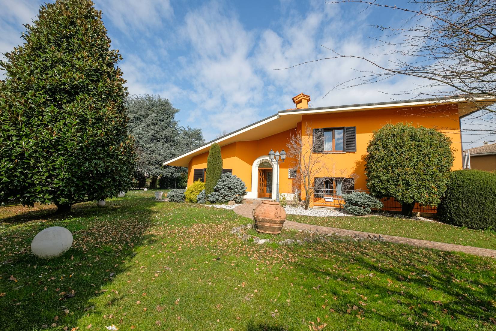Villa in Vendita a Azzano San Paolo