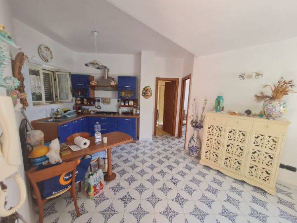 Villa in vendita a Agropoli, 6 locali, prezzo € 600.000 | PortaleAgenzieImmobiliari.it