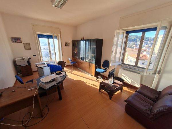 Appartamento in affitto a Agropoli, 6 locali, prezzo € 1.000 | PortaleAgenzieImmobiliari.it