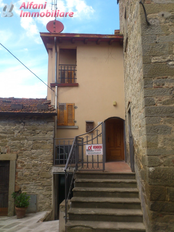 Palazzo / Stabile in vendita a Poppi, 7 locali, prezzo € 98.000 | PortaleAgenzieImmobiliari.it