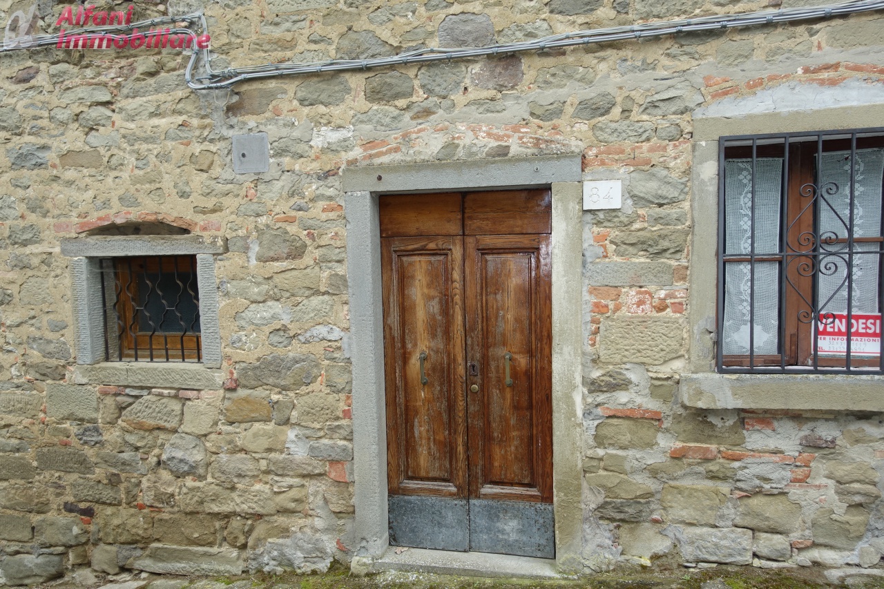 Appartamento in vendita a Castel San Niccolò, 5 locali, prezzo € 38.000 | PortaleAgenzieImmobiliari.it