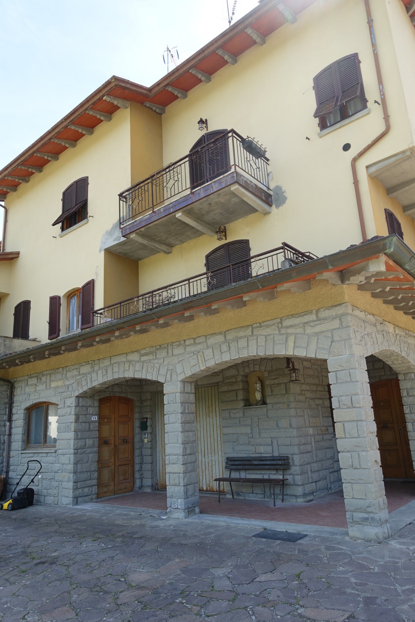 Appartamento in vendita a Ortignano Raggiolo, 6 locali, prezzo € 130.000 | PortaleAgenzieImmobiliari.it