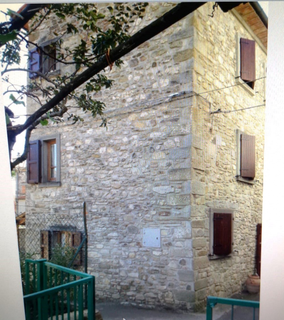 Palazzo / Stabile in vendita a Castel Focognano, 4 locali, prezzo € 65.000 | PortaleAgenzieImmobiliari.it