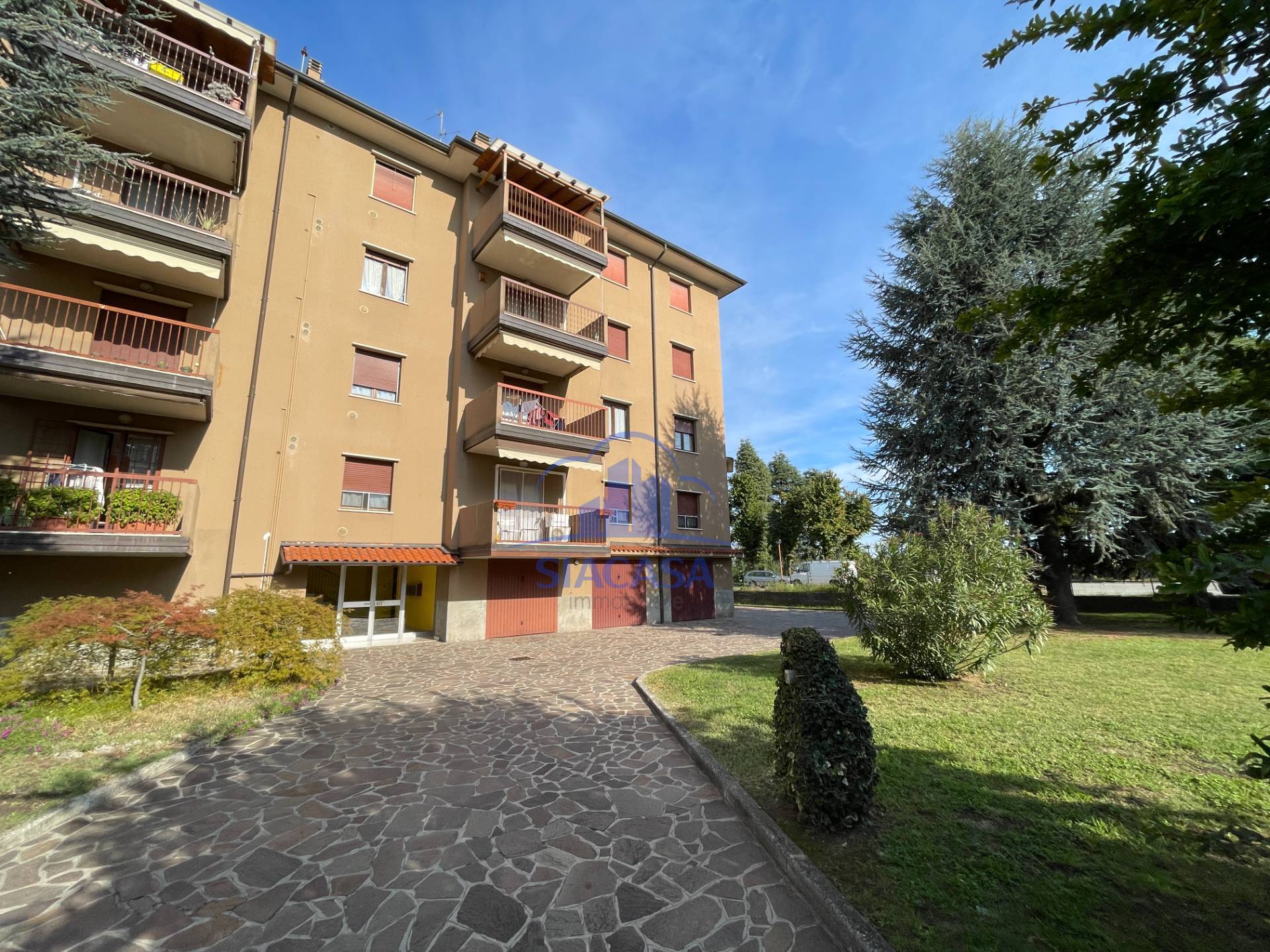 Appartamento in vendita a Cornate d'Adda, 4 locali, prezzo € 148.000 | PortaleAgenzieImmobiliari.it
