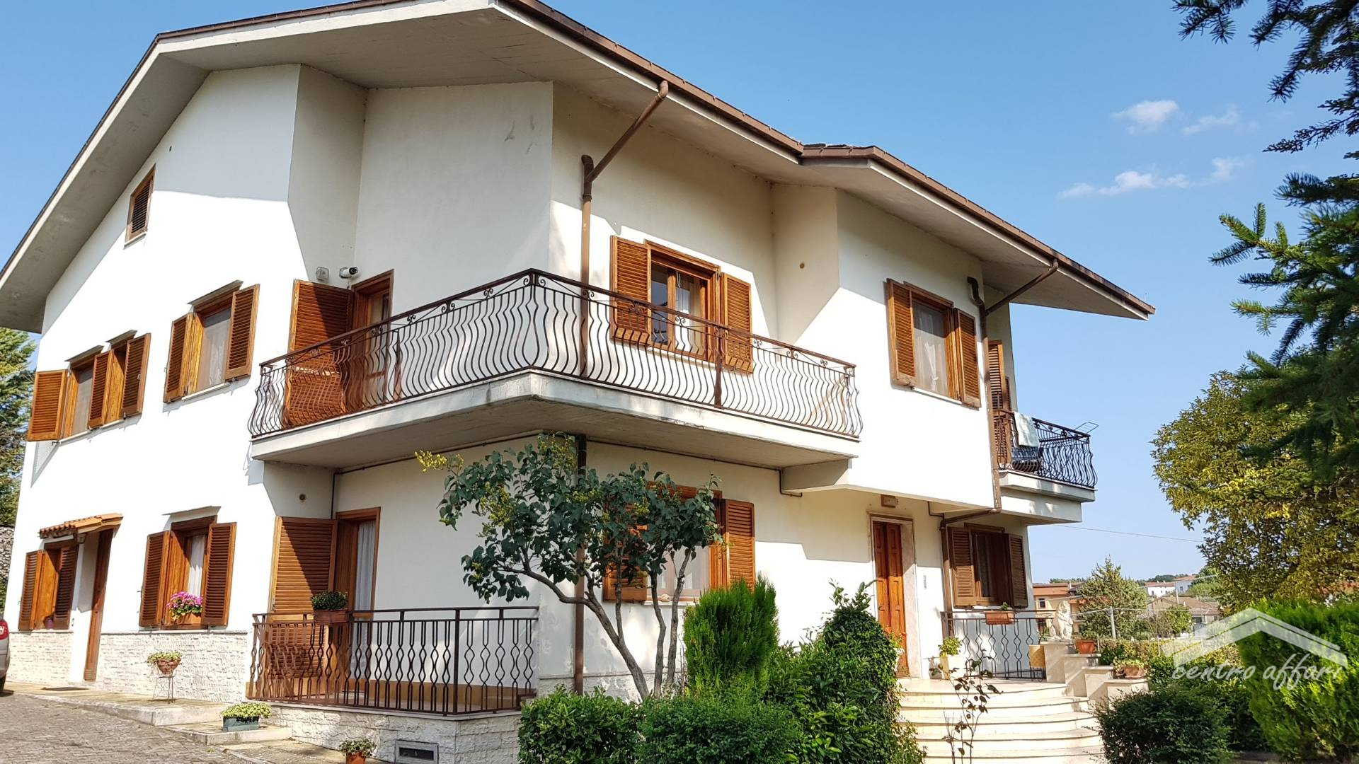 Villa in vendita a Campobasso, 10 locali, zona centro, prezzo € 240.000 | PortaleAgenzieImmobiliari.it