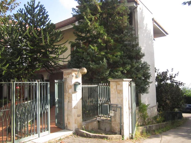 Villa in vendita a Campobasso, 7 locali, zona centro, prezzo € 200.000 | PortaleAgenzieImmobiliari.it