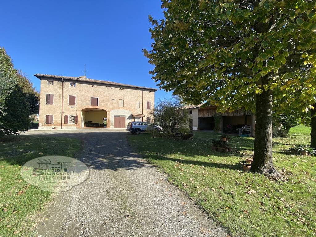 Rustico / Casale in vendita a Formigine, 15 locali, zona eta, Trattative riservate | PortaleAgenzieImmobiliari.it