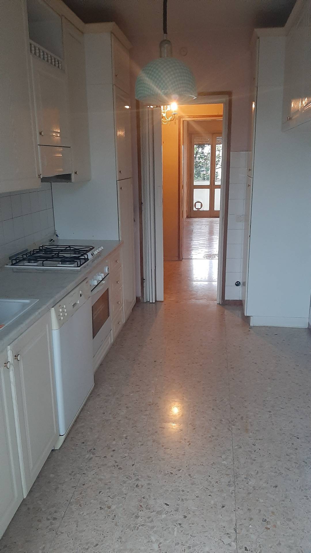 Appartamento in vendita a Udine, 7 locali, zona Località: VIADERUBEIS, prezzo € 128.000 | CambioCasa.it
