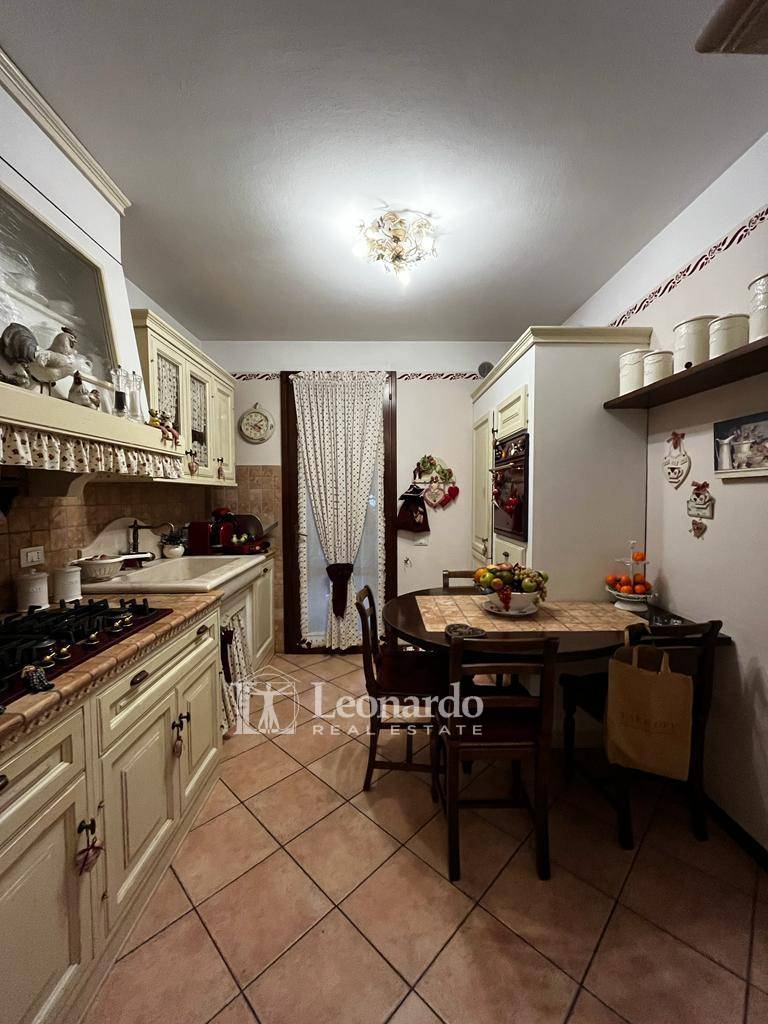 Villa a Schiera in vendita a Viareggio, 7 locali, zona Località: Campodaviazione, prezzo € 320.000 | PortaleAgenzieImmobiliari.it