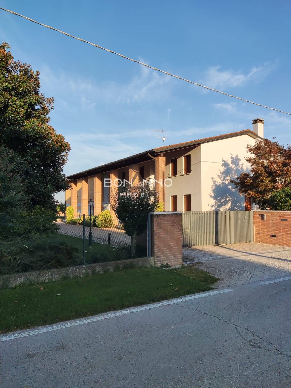 Villa in vendita a Camposampiero, 8 locali, zona ega, prezzo € 550.000 | PortaleAgenzieImmobiliari.it