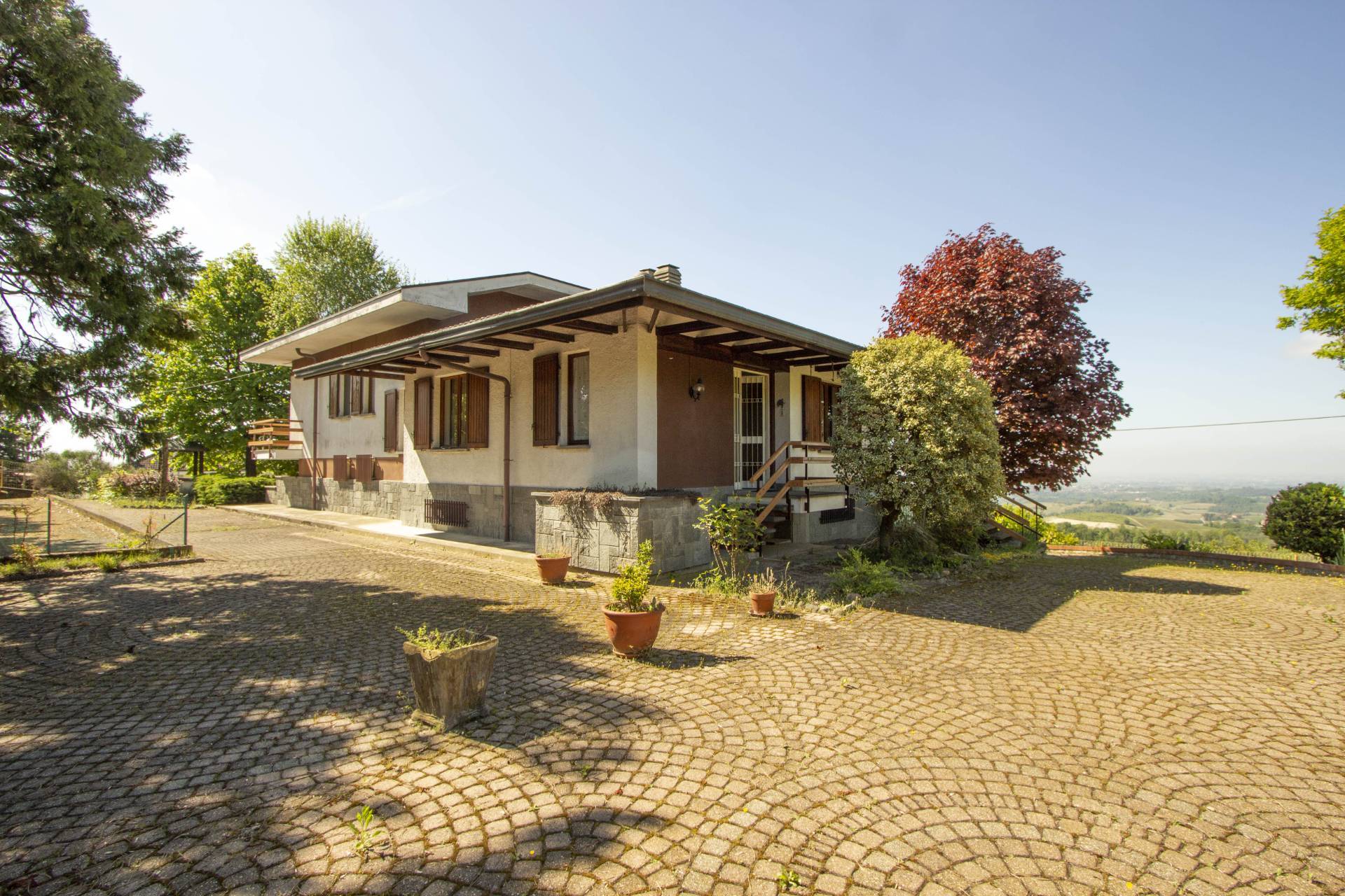Villa in vendita a Albugnano, 6 locali, zona Località: Localit?S.antonio, prezzo € 249.000 | CambioCasa.it
