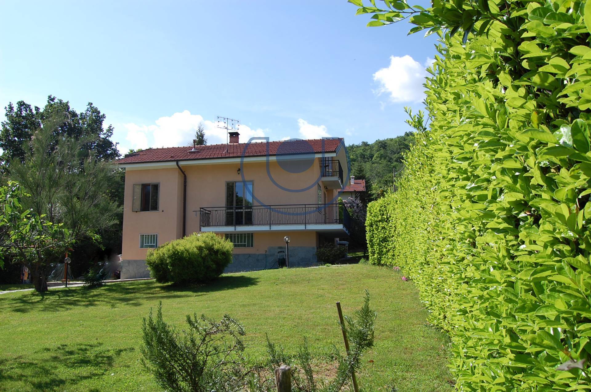 Villa in vendita a Giaveno, 9 locali, zona Località: Villanova, prezzo € 355.000 | PortaleAgenzieImmobiliari.it