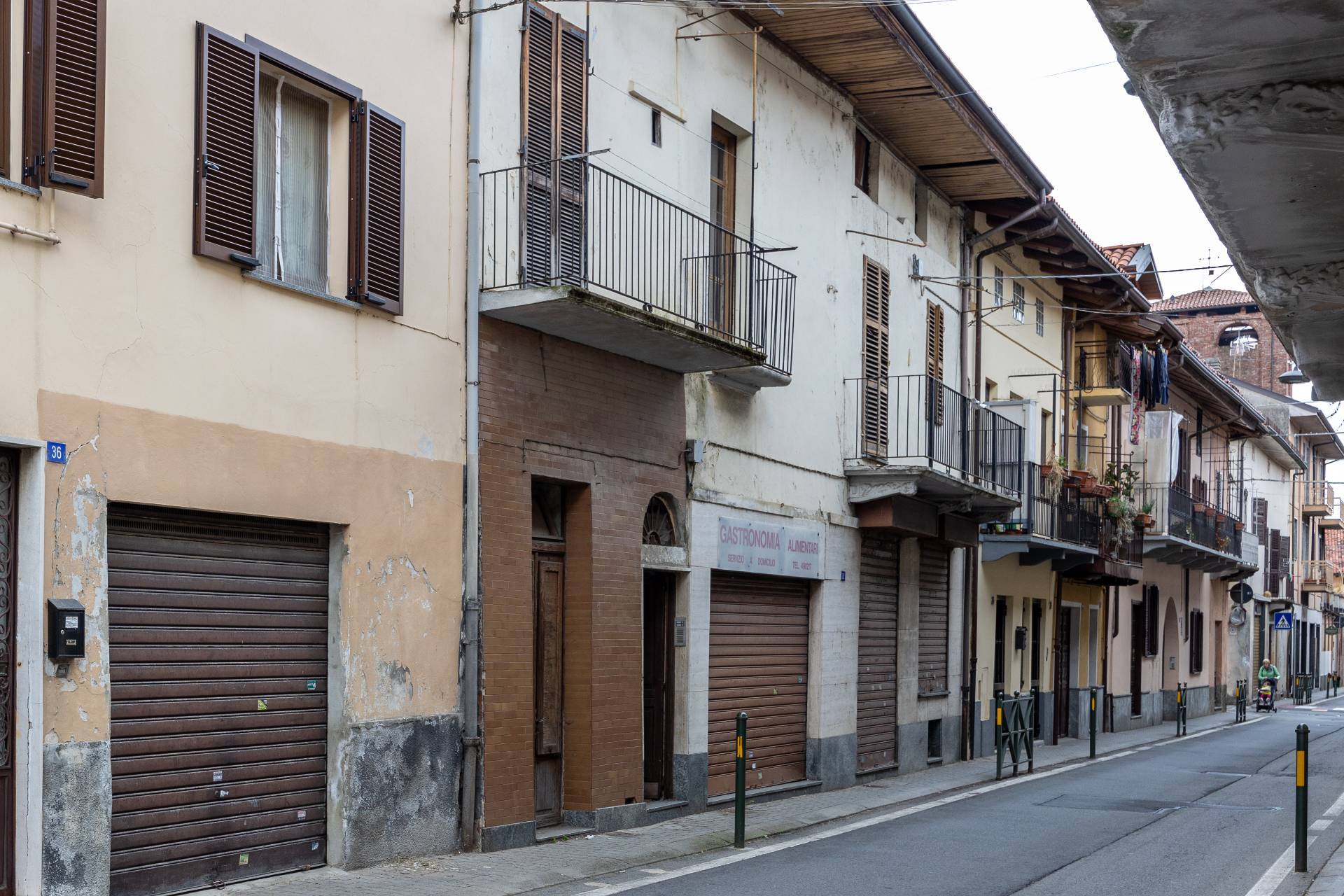 Palazzo / Stabile in vendita a Feletto, 10 locali, zona Località: FelettoCanavese, prezzo € 89.000 | CambioCasa.it