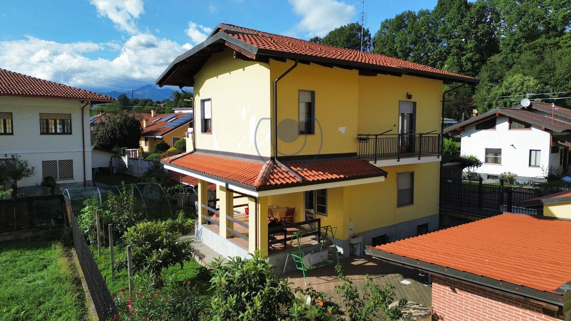 Villa Bifamiliare in vendita a Ciriè, 7 locali, zona Località: Residenziale, prezzo € 320.000 | PortaleAgenzieImmobiliari.it