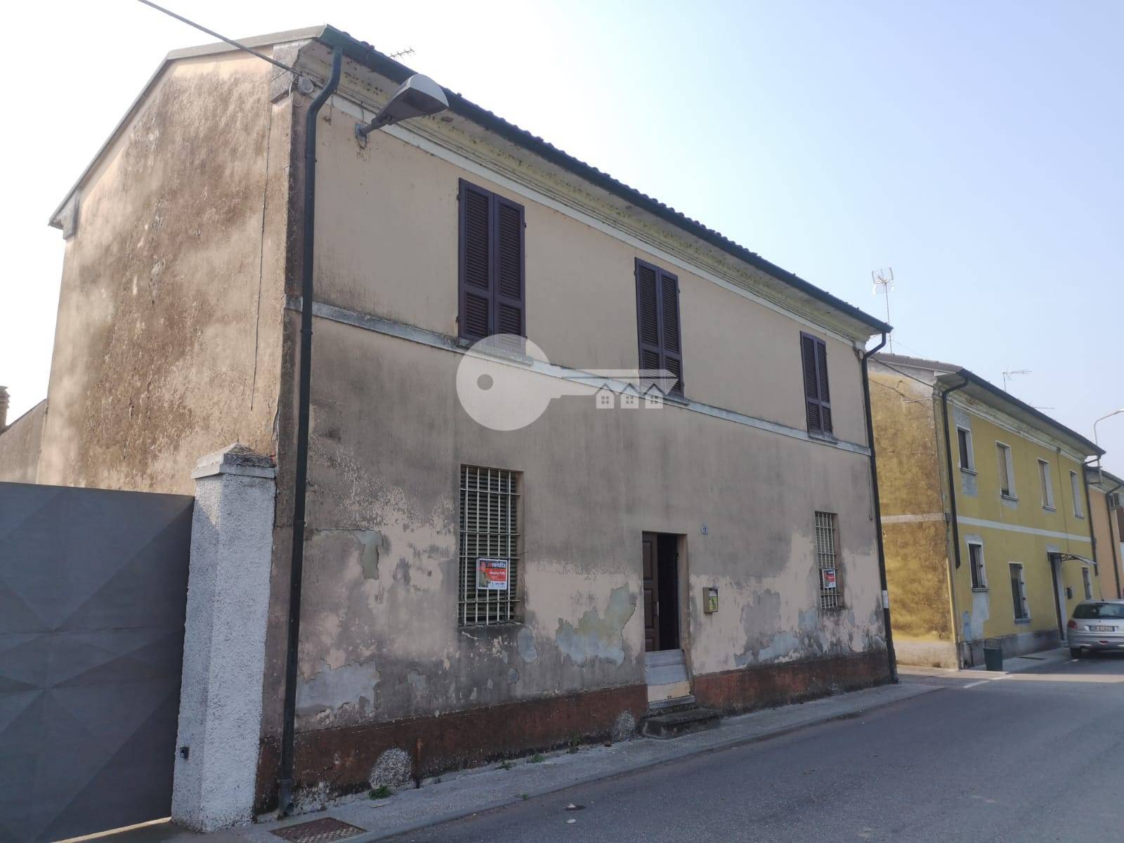 Rustico / Casale in vendita a Volongo, 7 locali, prezzo € 39.000 | PortaleAgenzieImmobiliari.it