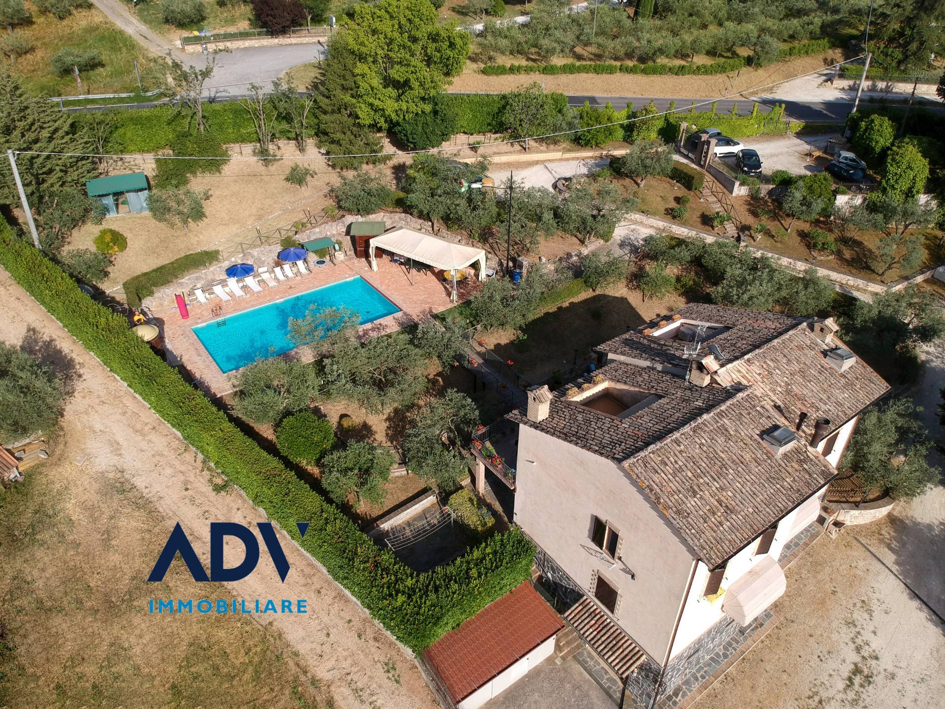 Villa in vendita a Assisi, 8 locali, prezzo € 550.000 | PortaleAgenzieImmobiliari.it