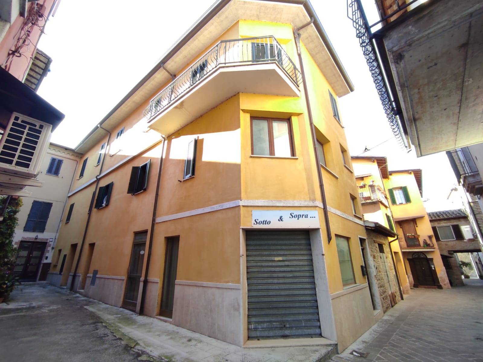 Villa Bifamiliare in vendita a Assisi, 5 locali, zona ignano, prezzo € 55.000 | PortaleAgenzieImmobiliari.it