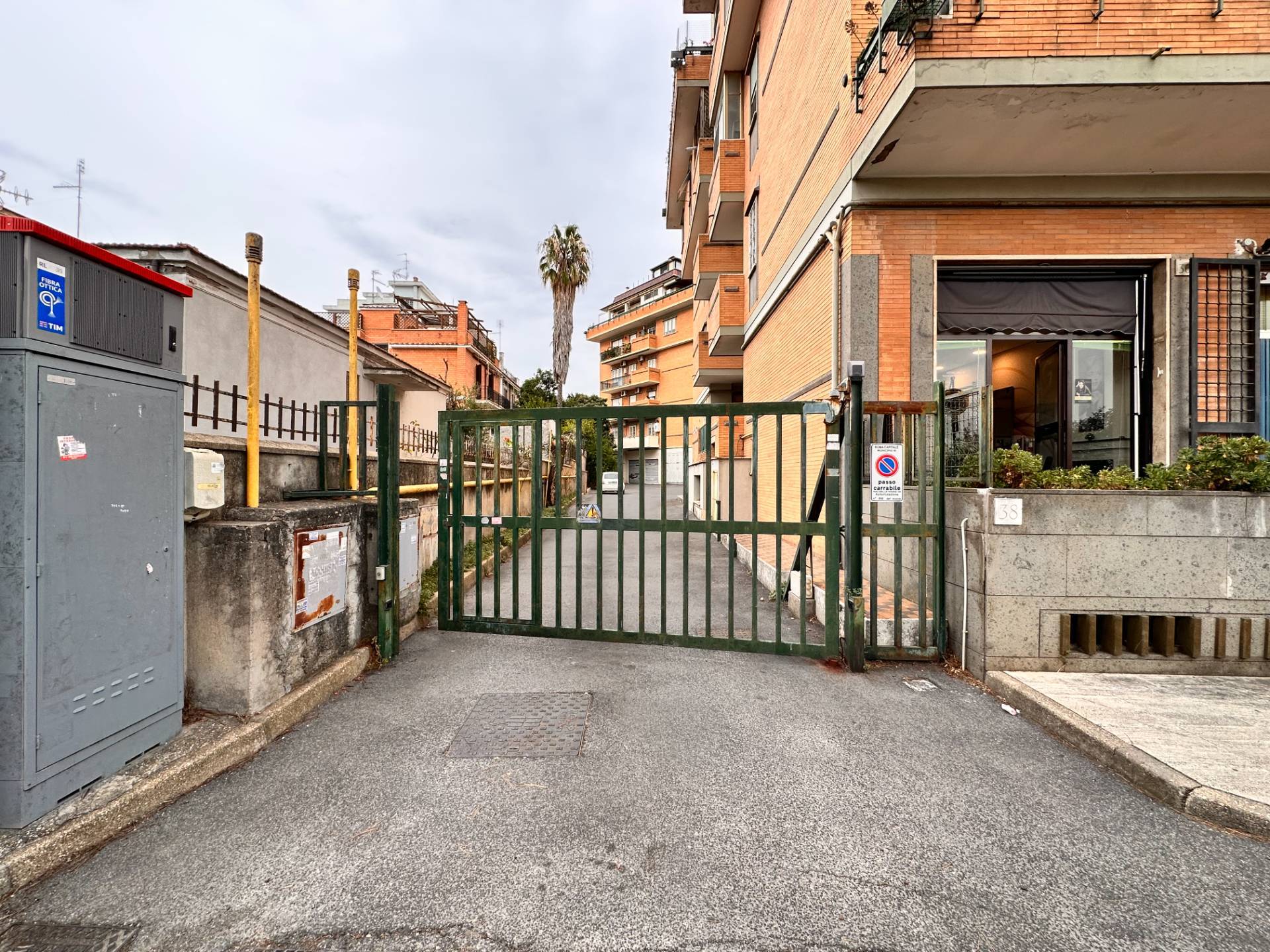 Box / Garage in affitto a Roma, 1 locali, zona Zona: 23 . Portuense - Magliana, prezzo € 170 | CambioCasa.it
