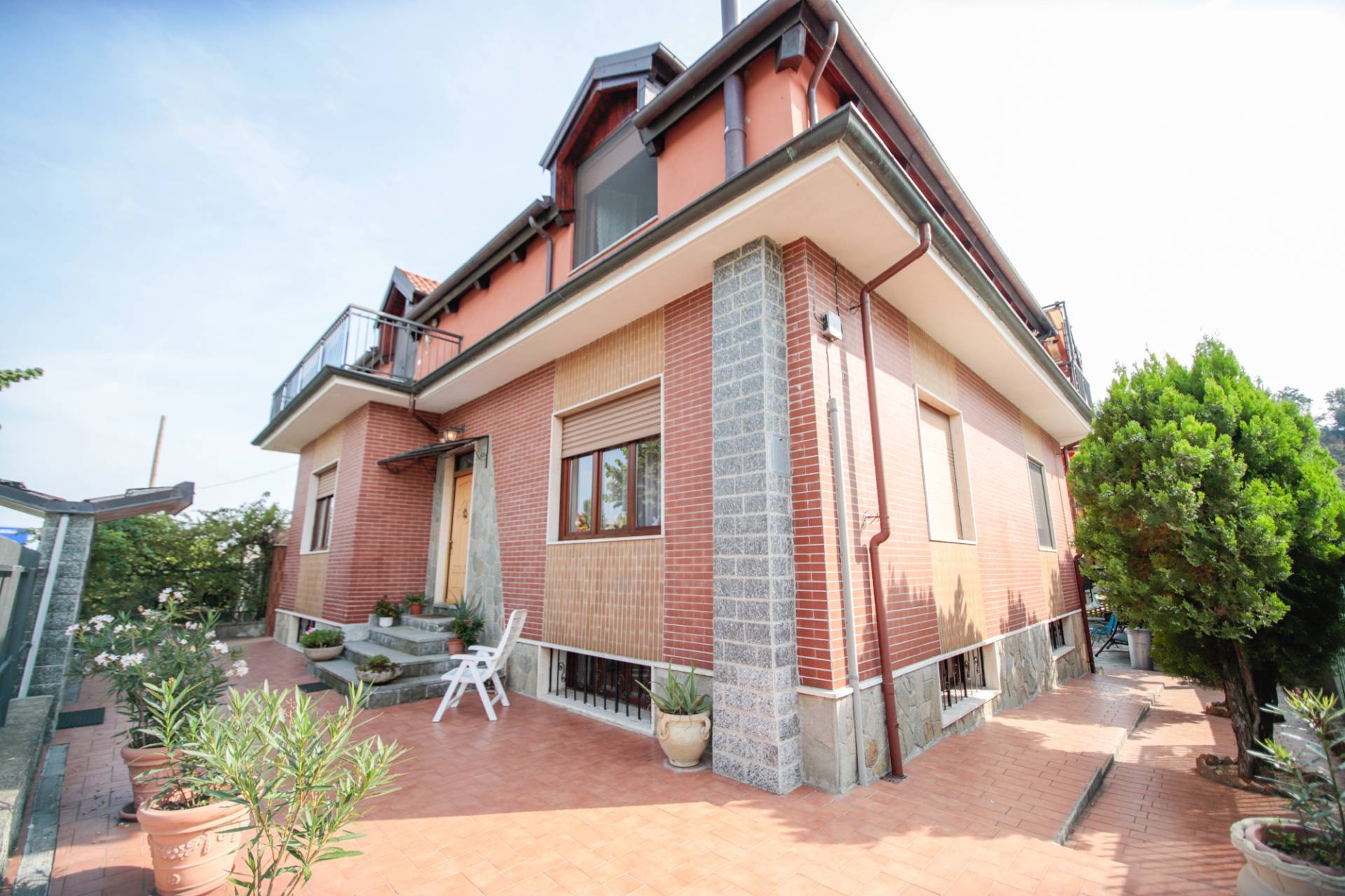 Villa Bifamiliare in vendita a Lombardore, 9 locali, prezzo € 428.000 | PortaleAgenzieImmobiliari.it
