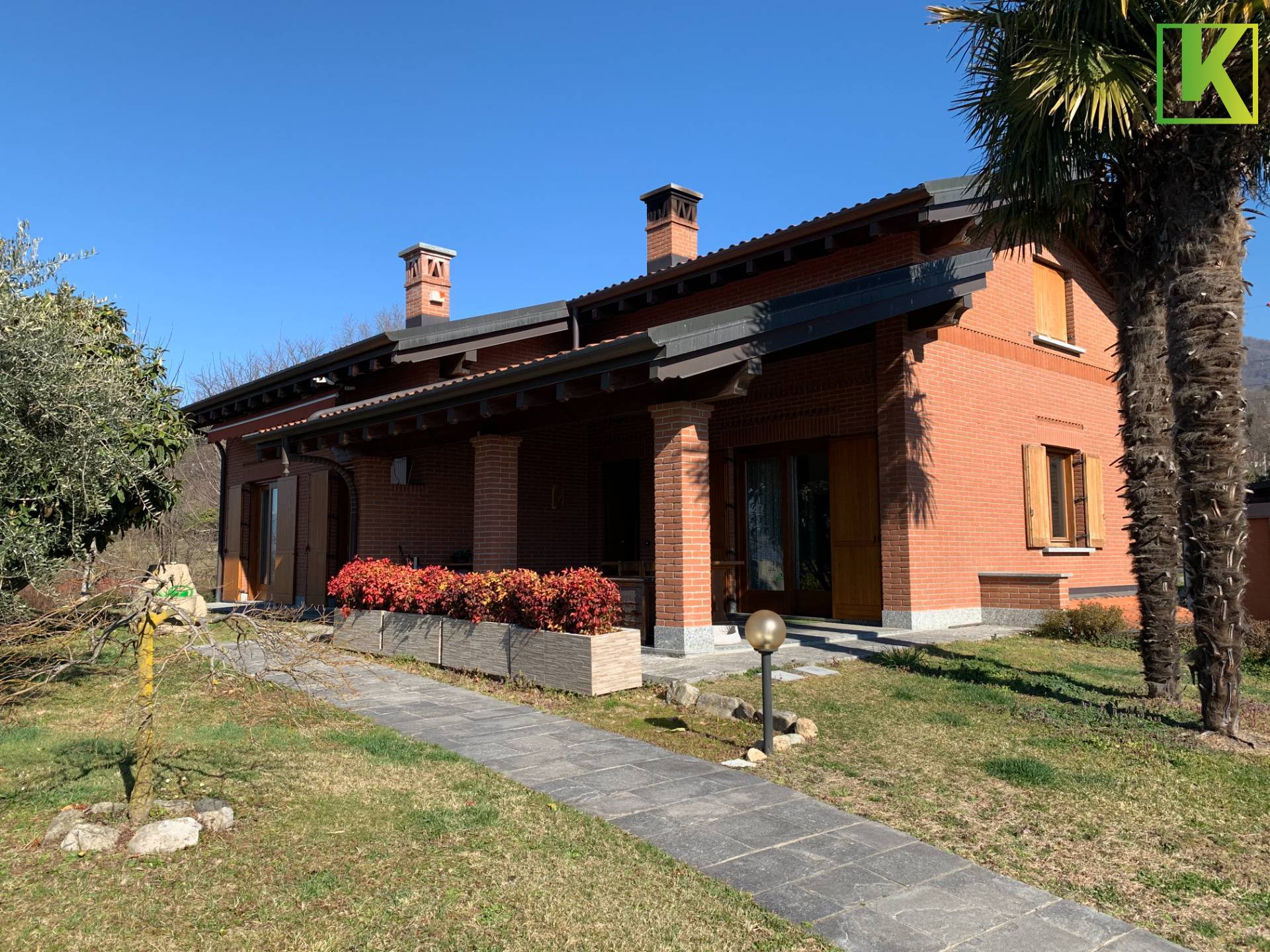 Villa in vendita a Barasso, 6 locali, prezzo € 880.000 | PortaleAgenzieImmobiliari.it