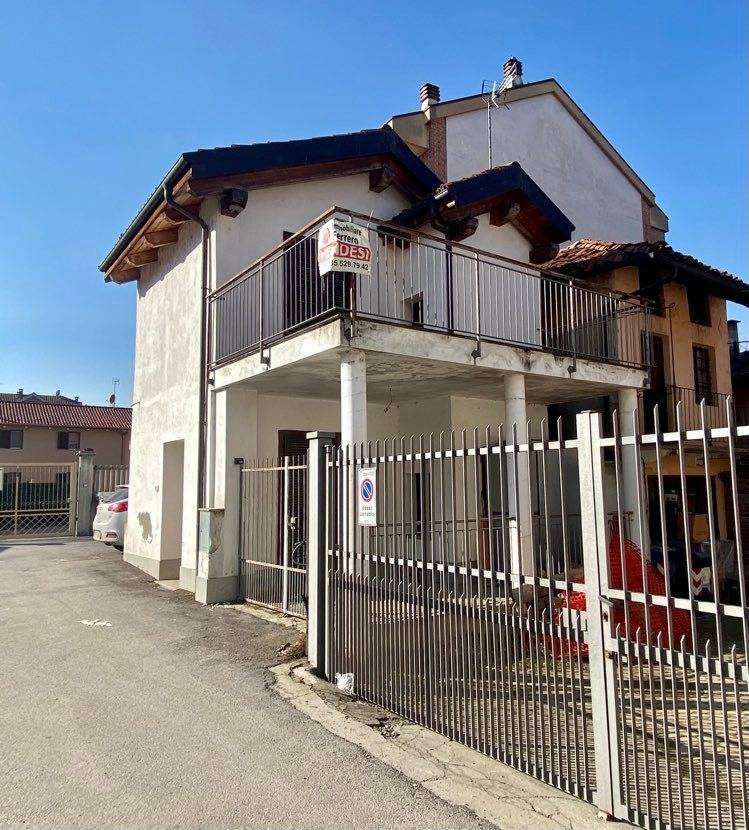 Soluzione Indipendente in vendita a Vinovo, 2 locali, zona Località: Centralissimo, prezzo € 70.000 | CambioCasa.it