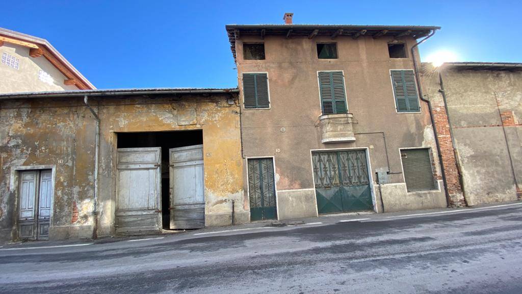 Rustico / Casale in vendita a Beinette, 10 locali, prezzo € 170.000 | PortaleAgenzieImmobiliari.it