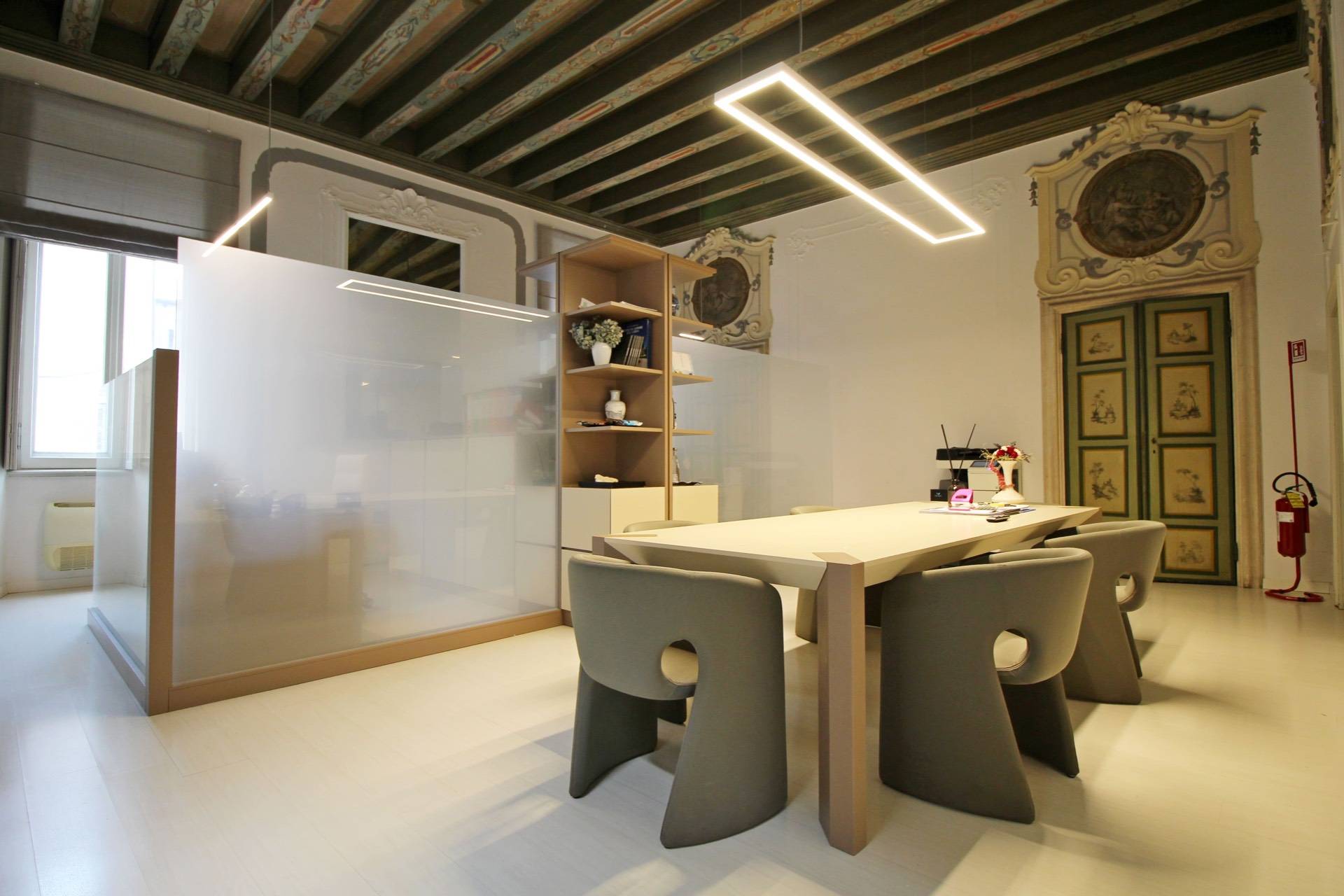 Ufficio / Studio in affitto a Verona, 9999 locali, zona Località: Centrostorico, prezzo € 4.000 | PortaleAgenzieImmobiliari.it
