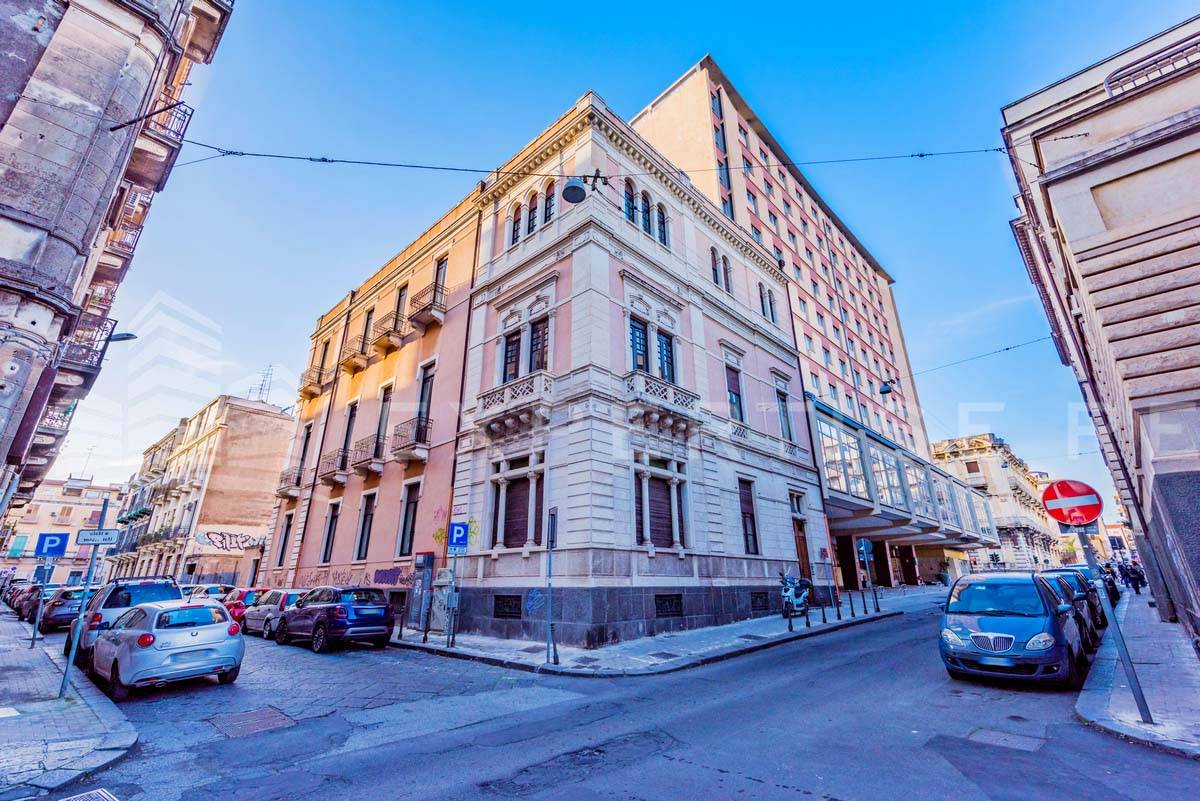 Ufficio / Studio in vendita a Catania, 9999 locali, zona Località: Zonacentro, prezzo € 900.000 | PortaleAgenzieImmobiliari.it