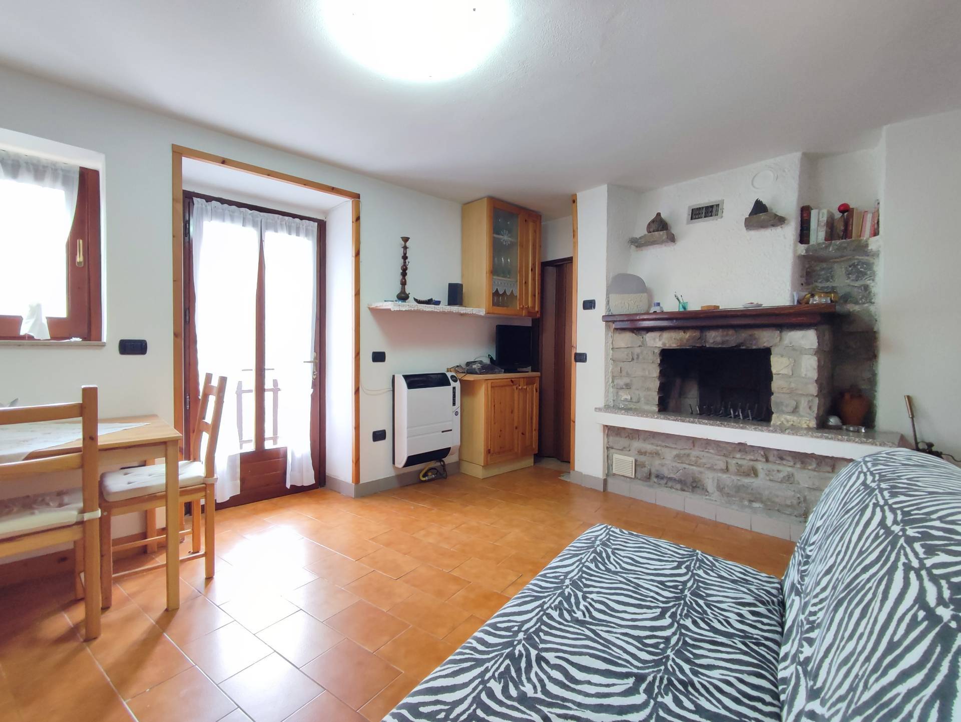 Appartamento in affitto a Adrara San Martino, 2 locali, prezzo € 450 | PortaleAgenzieImmobiliari.it