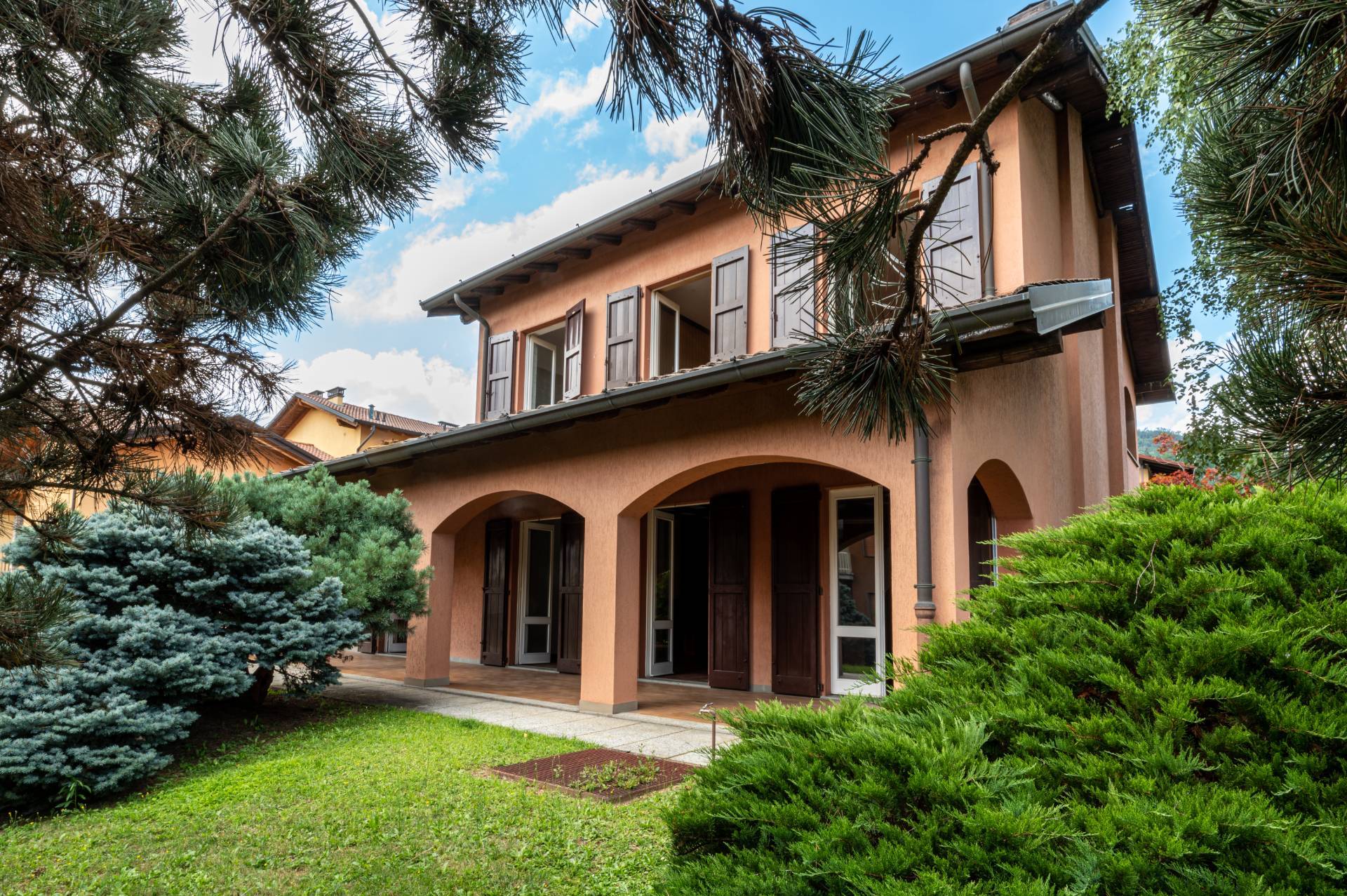 Villa in vendita a Villongo, 9 locali, prezzo € 570.000 | PortaleAgenzieImmobiliari.it