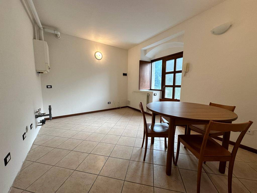 Appartamento in vendita a Adrara San Martino, 3 locali, prezzo € 59.000 | PortaleAgenzieImmobiliari.it