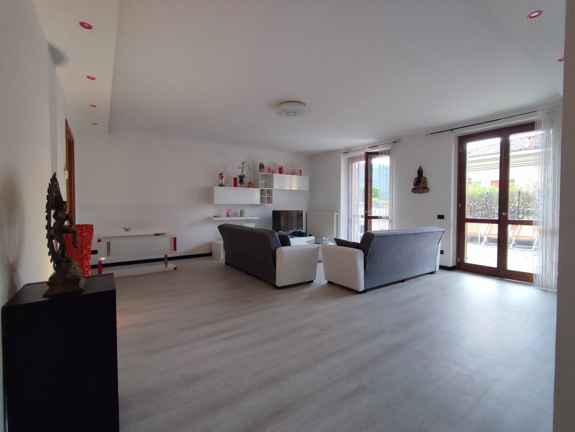 Appartamento in affitto a Sarnico, 3 locali, prezzo € 1.300 | PortaleAgenzieImmobiliari.it