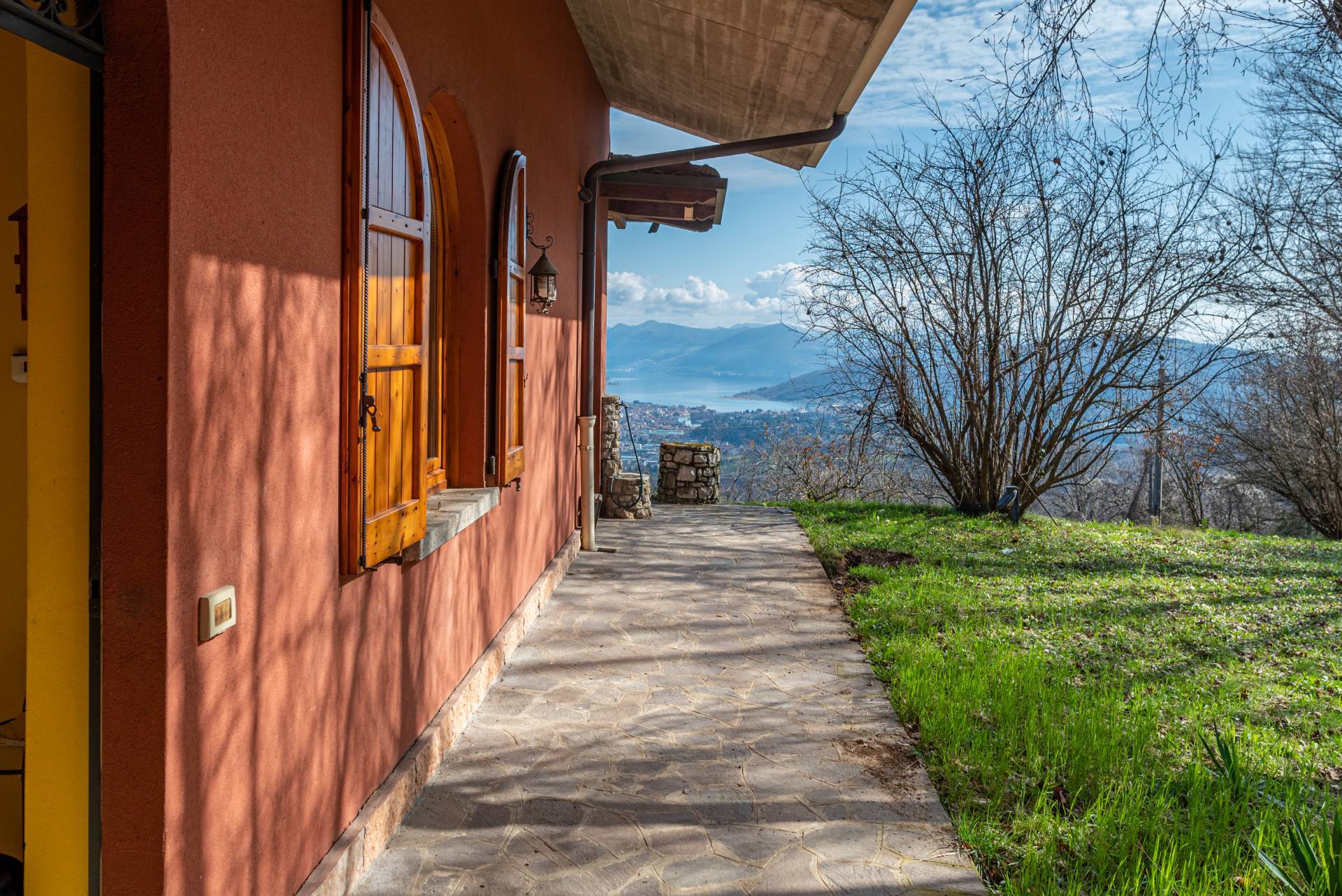 Villa in vendita a Gandosso, 7 locali, prezzo € 470.000 | PortaleAgenzieImmobiliari.it