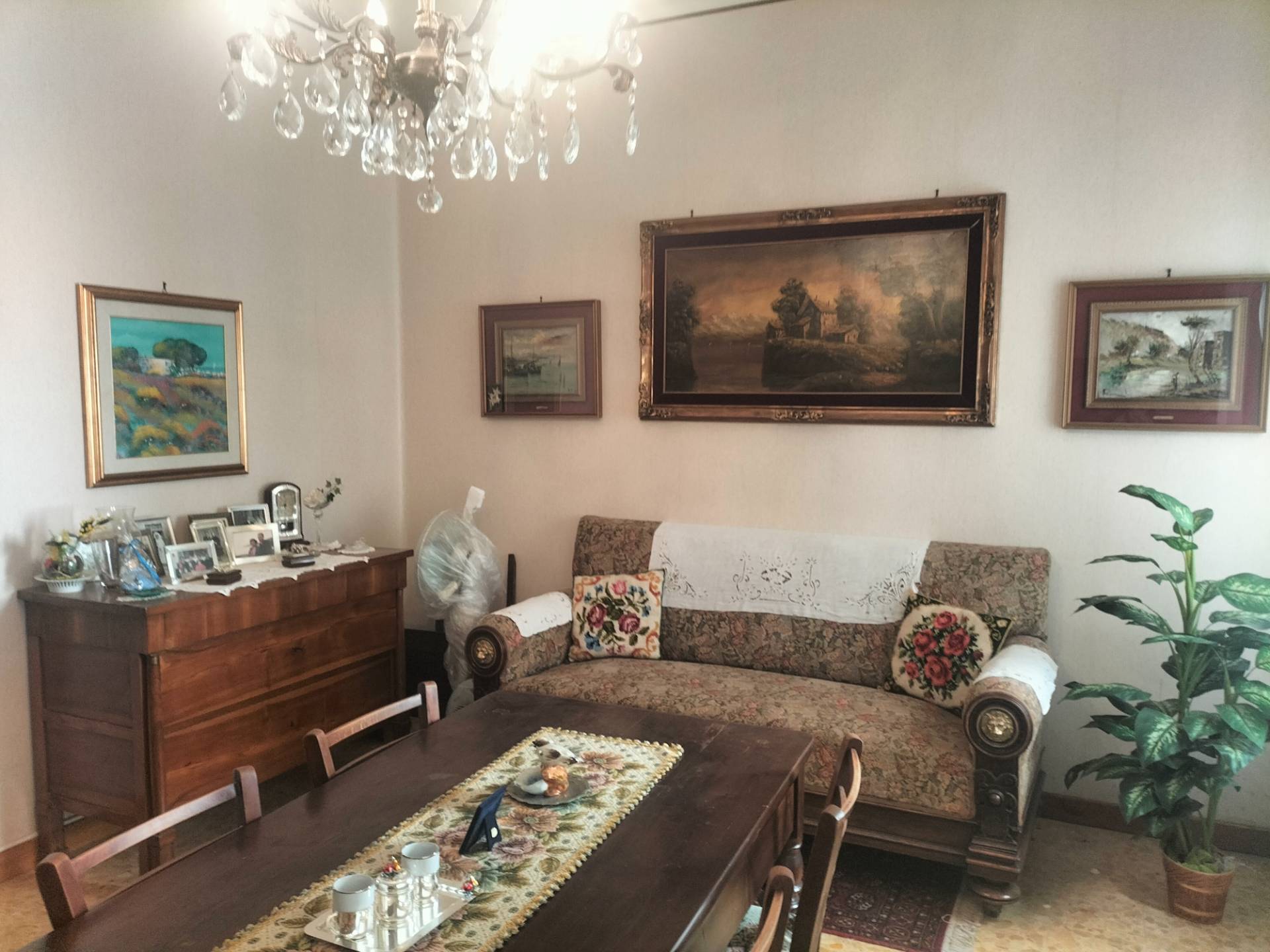 Appartamento in vendita a Fidenza, 5 locali, prezzo € 100.000 | PortaleAgenzieImmobiliari.it