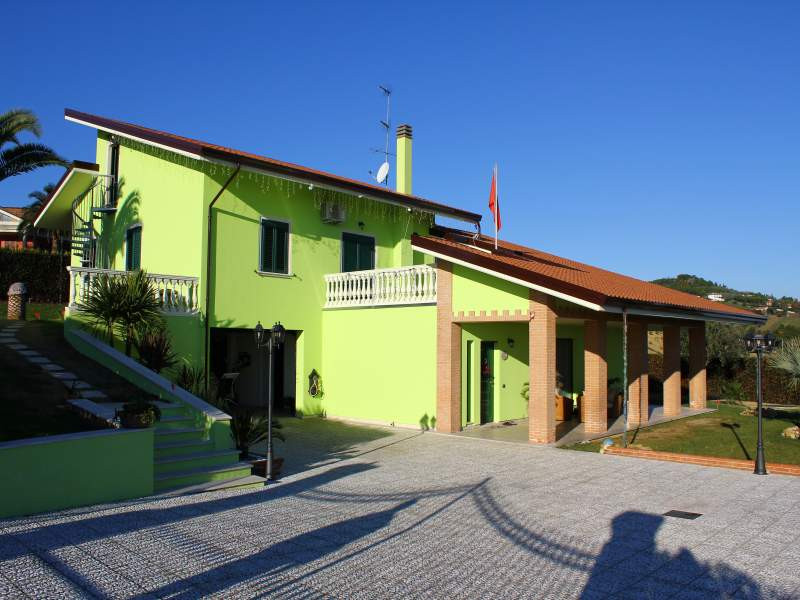 Villa in vendita a Martinsicuro, 10 locali, prezzo € 700.000 | PortaleAgenzieImmobiliari.it