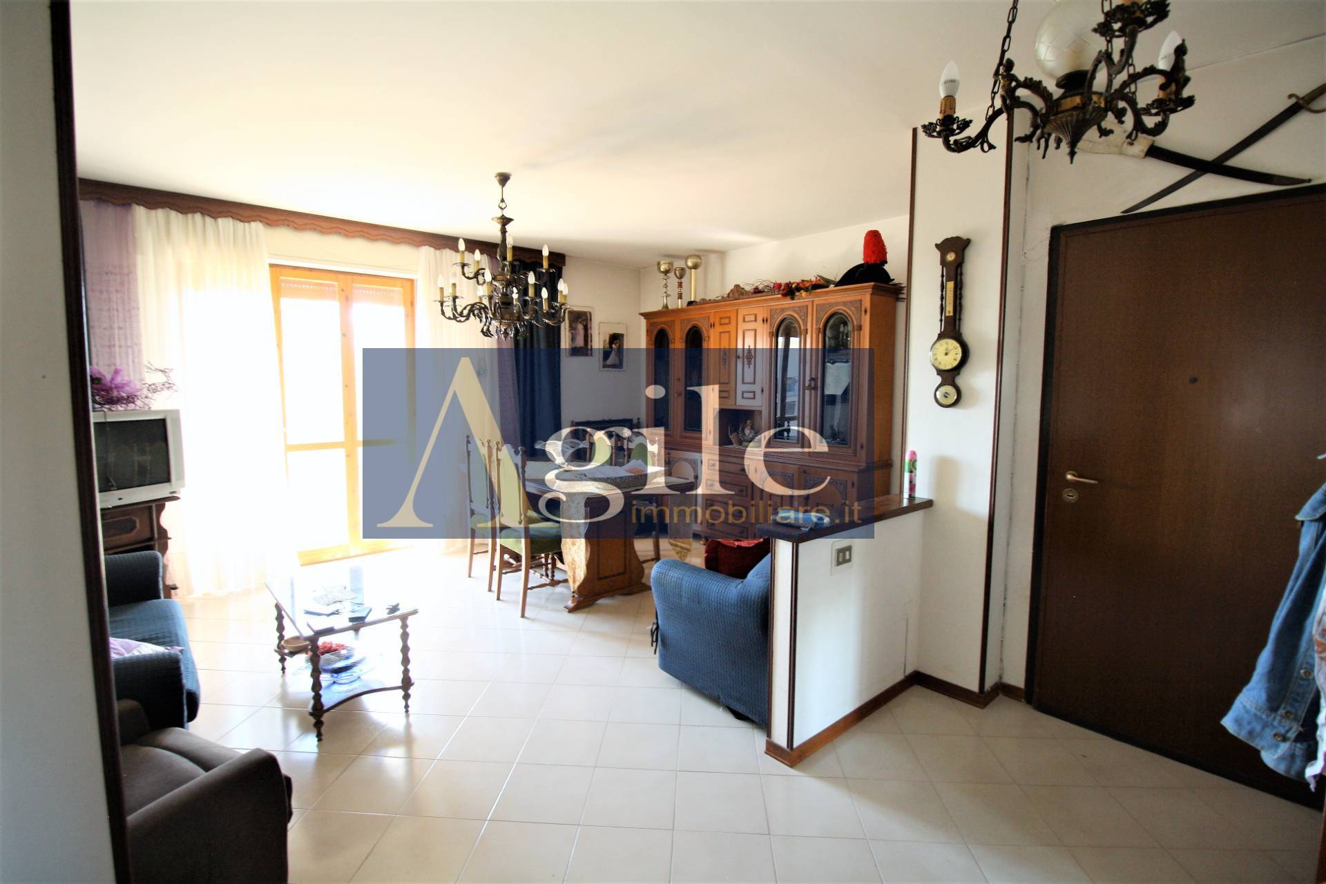 Appartamento in vendita a Colonnella, 4 locali, prezzo € 120.000 | PortaleAgenzieImmobiliari.it