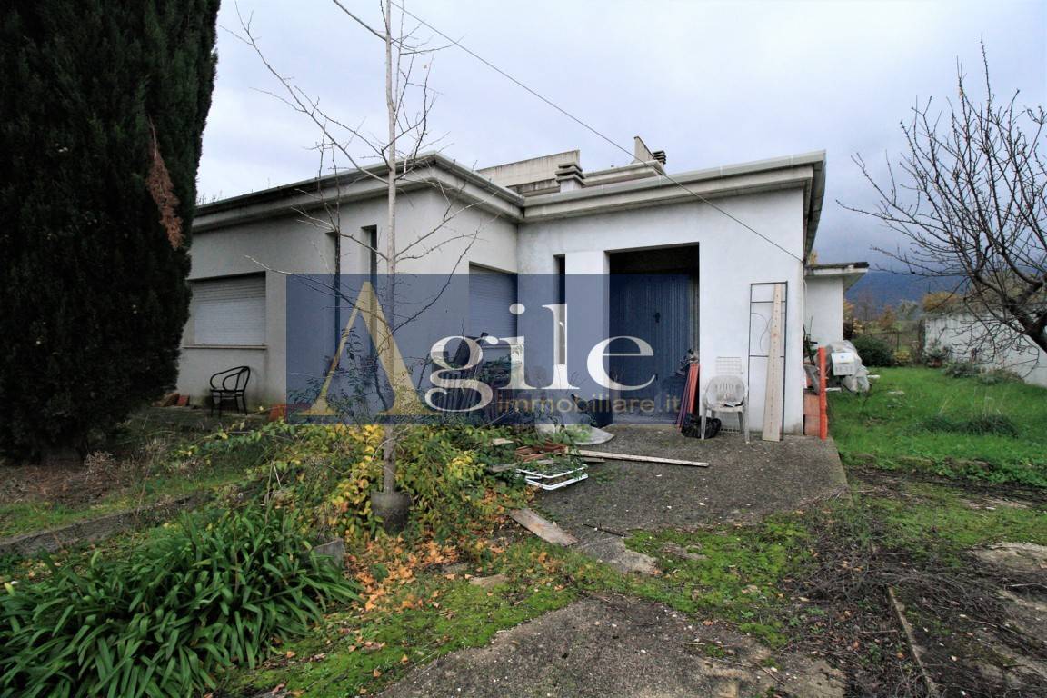 Villa in vendita a Folignano, 10 locali, zona Località: PianediMorro, prezzo € 300.000 | PortaleAgenzieImmobiliari.it