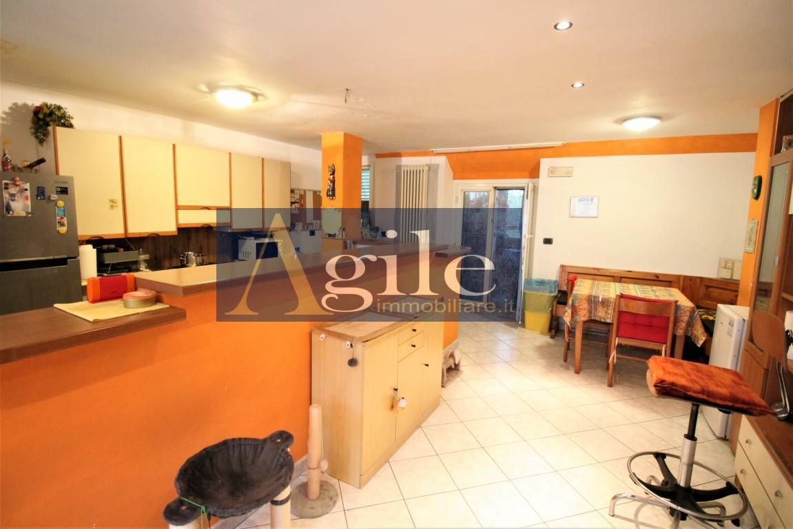Appartamento in vendita a Spinetoli, 5 locali, zona Località: SanPioX, prezzo € 79.000 | PortaleAgenzieImmobiliari.it