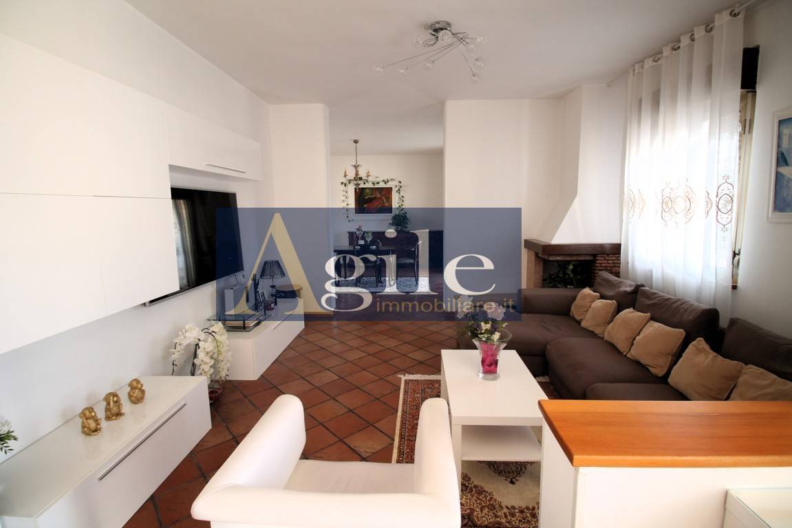Appartamento in vendita a San Benedetto del Tronto, 5 locali, zona Località: Portuale, prezzo € 430.000 | PortaleAgenzieImmobiliari.it
