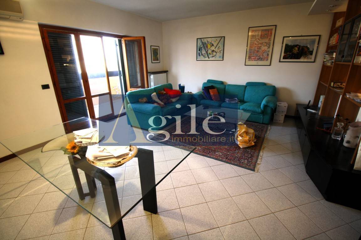 Appartamento in vendita a Folignano, 5 locali, zona Località: VillaPigna, prezzo € 100.000 | PortaleAgenzieImmobiliari.it