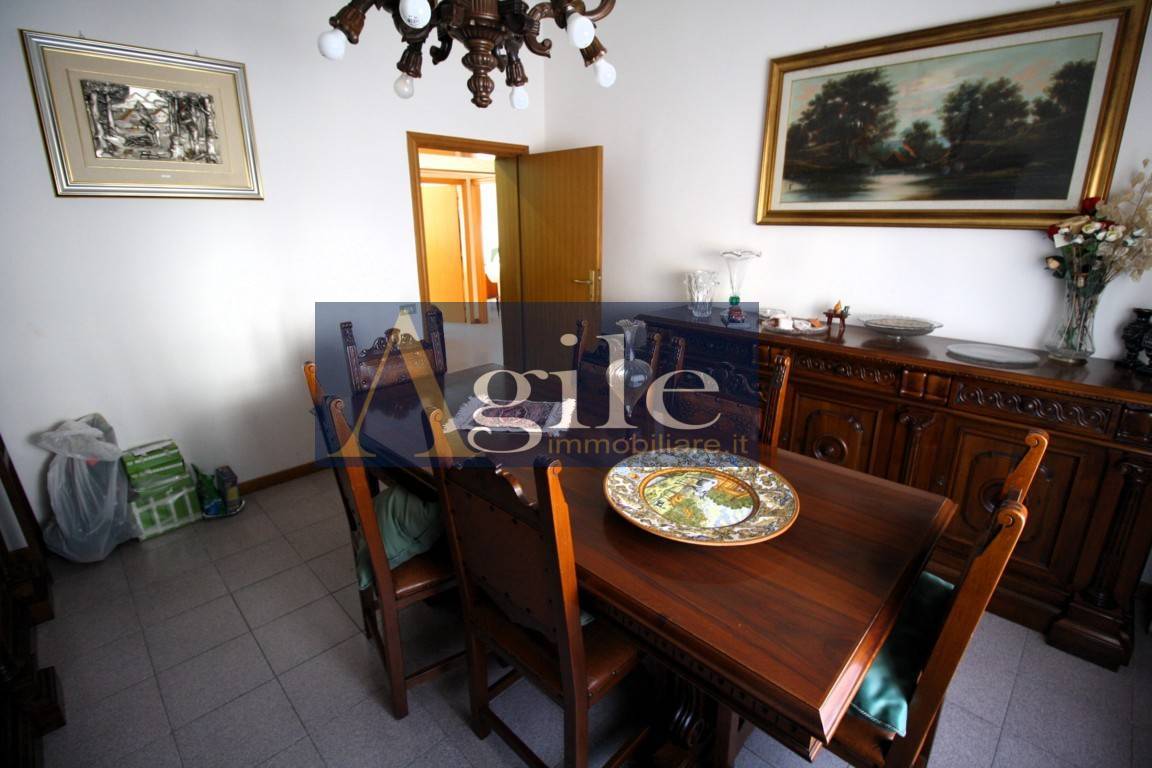 Appartamento in vendita a Ascoli Piceno, 5 locali, zona Località: PortaRomana, prezzo € 100.000 | PortaleAgenzieImmobiliari.it