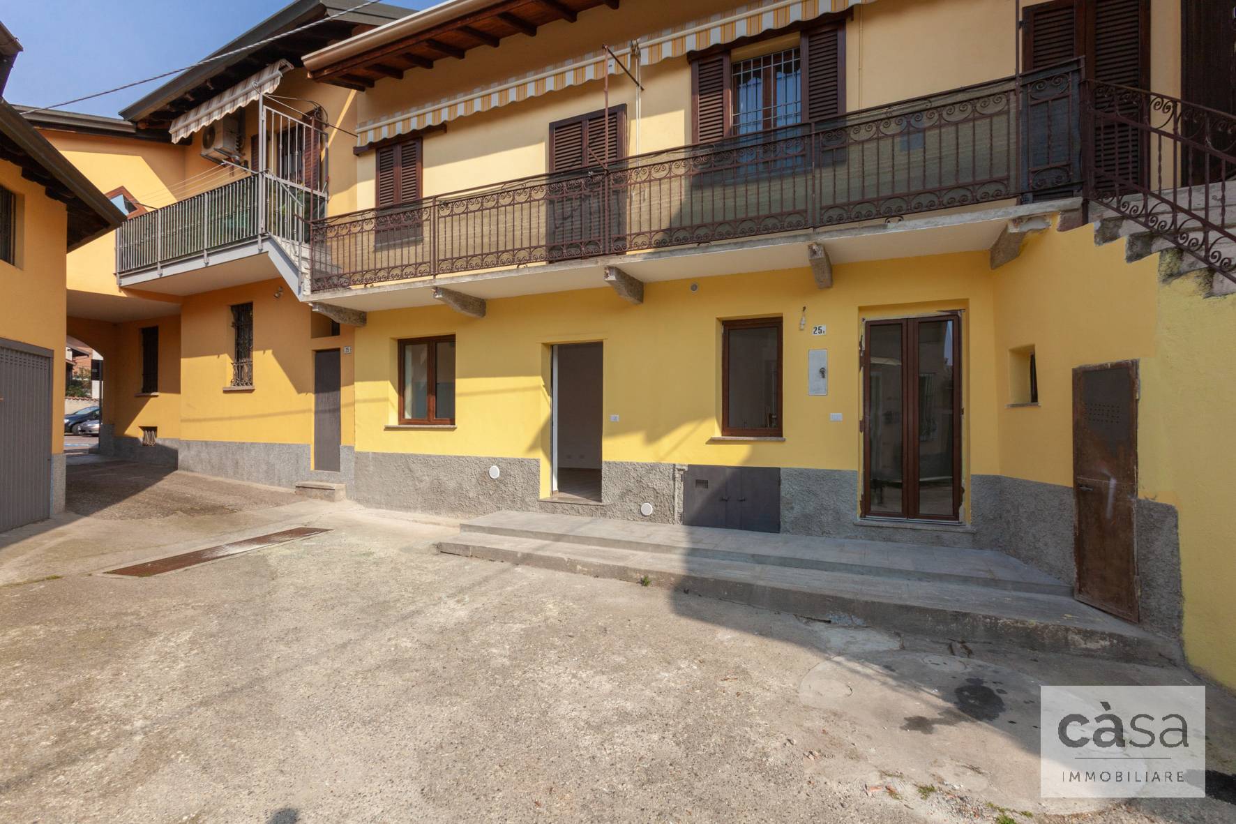 Appartamento in vendita a Cardano al Campo, 3 locali, prezzo € 99.000 | PortaleAgenzieImmobiliari.it