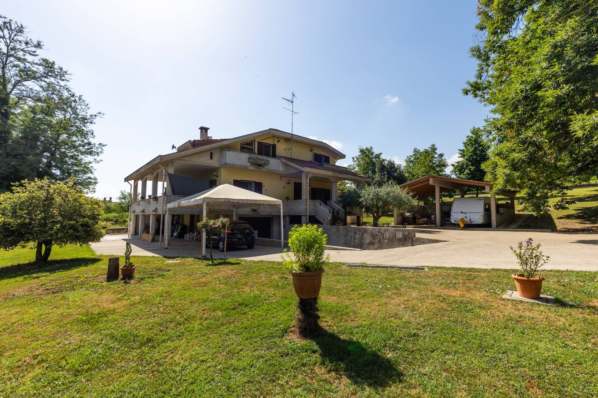 Villa in vendita a Valmontone, 11 locali, prezzo € 364.000 | PortaleAgenzieImmobiliari.it