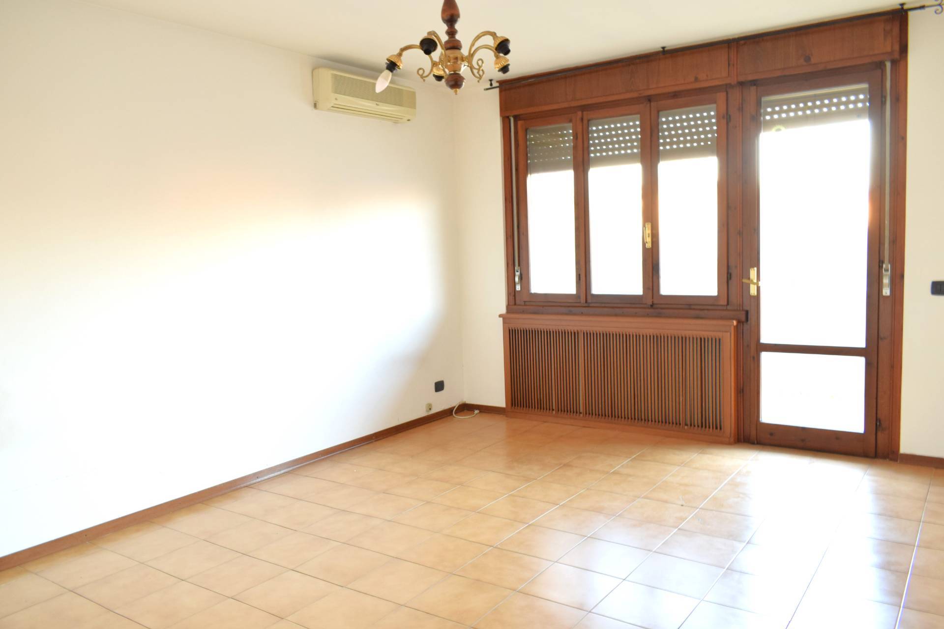 Appartamento in vendita a Vigasio, 4 locali, prezzo € 144.000 | PortaleAgenzieImmobiliari.it