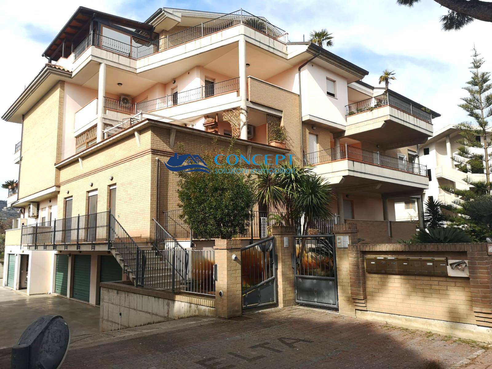 Appartamento in vendita a Martinsicuro, 4 locali, prezzo € 220.000 | PortaleAgenzieImmobiliari.it